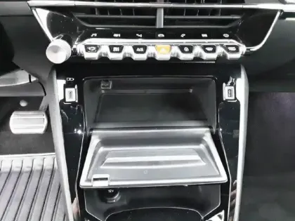 Photo 54 Peugeot 208  PureTech 130 S&S EAT8