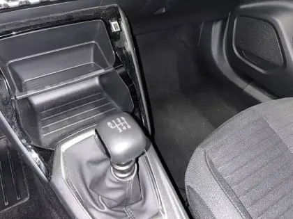 Photo 48 Peugeot 2008  PureTech 100 S&S BVM6