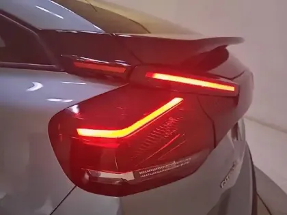 Photo 16 Citroën C4  PureTech 130 S&S EAT8