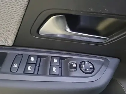 Photo 32 Citroën C4  PureTech 130 S&S EAT8