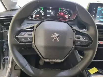 Photo 8 Peugeot 208  BlueHDi 100 S&S BVM6