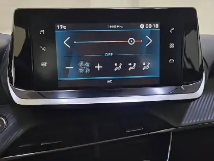 Photo 19 Peugeot 208  BlueHDi 100 S&S BVM6