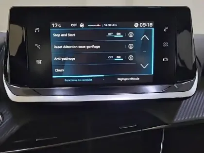 Photo 20 Peugeot 208  BlueHDi 100 S&S BVM6