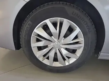 Photo 12 Peugeot 208  BlueHDi 100 S&S BVM6