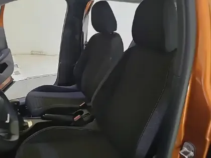 Photo 60 Peugeot 2008  PureTech 100 S&S BVM6