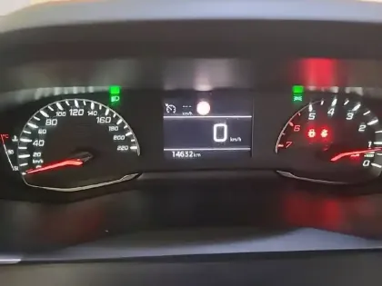 Photo 59 Peugeot 2008  PureTech 100 S&S BVM6