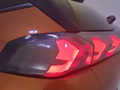 Photo 66 Peugeot 2008  PureTech 100 S&S BVM6