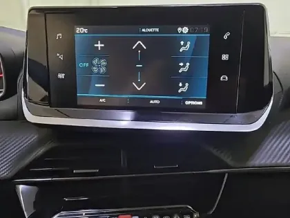 Photo 69 Peugeot 2008  PureTech 100 S&S BVM6