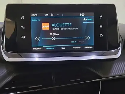 Photo 68 Peugeot 2008  PureTech 100 S&S BVM6