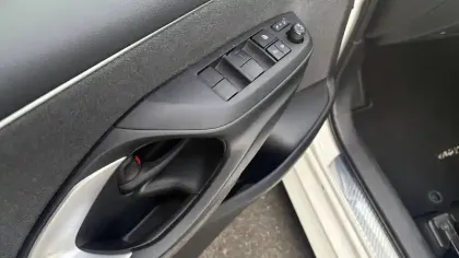 Photo 14 Toyota Yaris  Hybride 116h