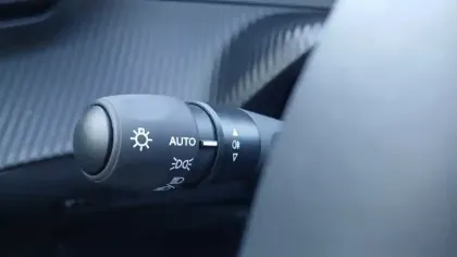 Photo 46 Peugeot 2008  Hybrid 145 e-DCS6