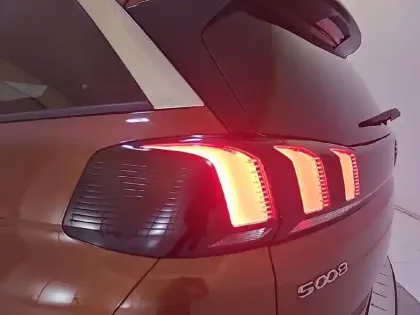 Photo 41 Peugeot 5008  BlueHDi 130ch S&S EAT8