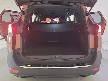 Photo 30 Peugeot 5008  BlueHDi 130ch S&S EAT8