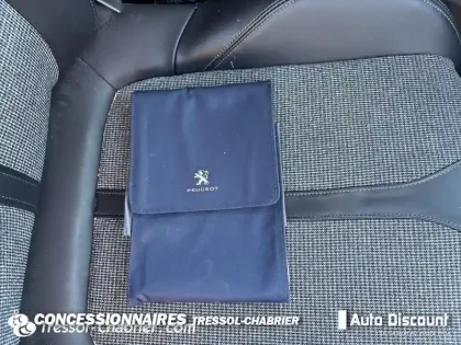 Photo 15 Peugeot 5008  1.6 BlueHDi 120ch S&S BVM6 Allure