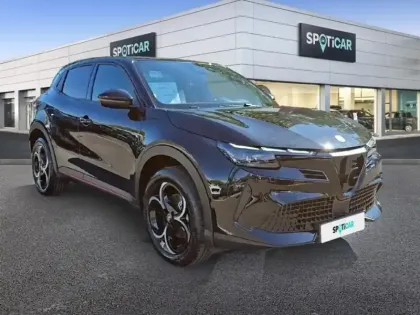 Photo 2 Alfa Romeo Junior  1.2 Ibrida 145ch Speciale e-DCT6