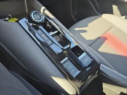 Photo 10 Alfa Romeo Junior  1.2 Ibrida 145ch Speciale e-DCT6