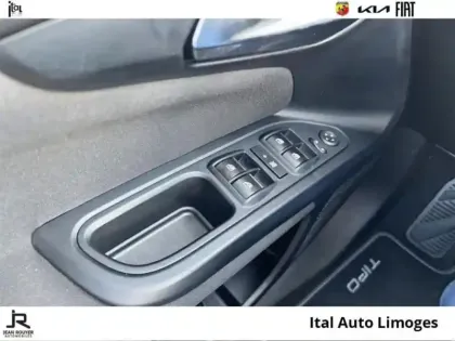 Photo 14 Fiat Tipo Gén. II Ph2 MY23 Cross 5