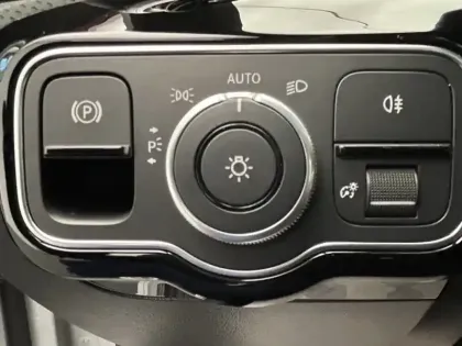 Photo 18 Mercedes Classe A Berline 180 136ch AMG Line 7G-DCT 7cv