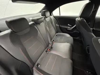 Photo 13 Mercedes Classe A Berline 180 136ch AMG Line 7G-DCT 7cv