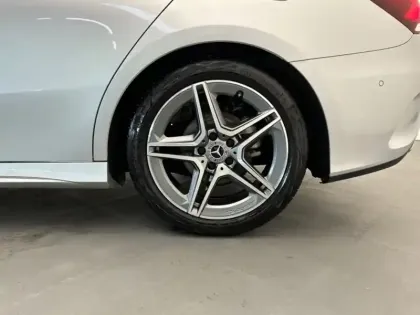 Photo 8 Mercedes Classe A Berline 180 136ch AMG Line 7G-DCT 7cv