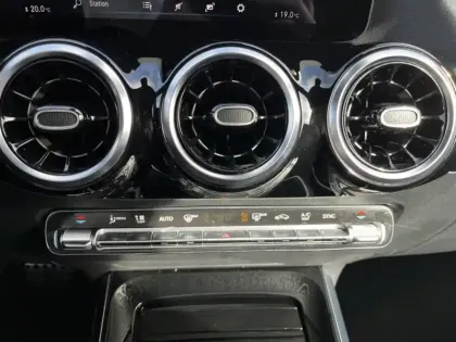 Photo 34 Mercedes GLA 200 d AMG Line