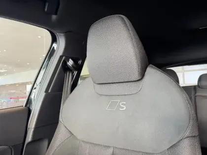 Photo 34 Audi Q3  e-hybrid 272 ch S tronic 6