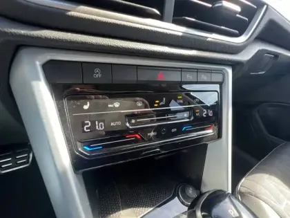 Photo 46 Volkswagen T-roc  2.0 TDI 150 Start/Stop DSG7