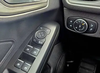 Photo 40 Ford Focus Gén. IV Ph1 Titanium X 5