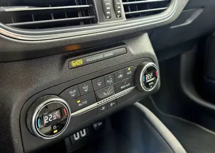 Photo 33 Ford Focus Gén. IV Ph1 Titanium X 5