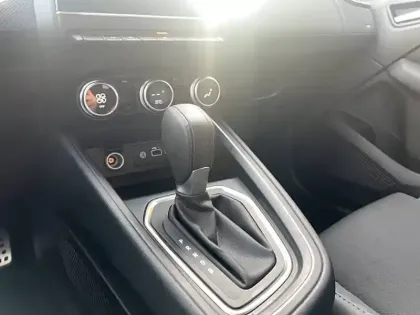 Photo 12 Renault Clio  E-Tech full hybrid 145 ch GSR2