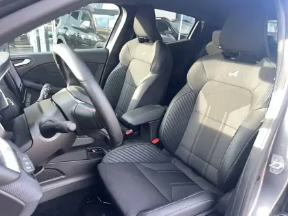 Photo 8 Renault Clio  E-Tech full hybrid 145 ch GSR2