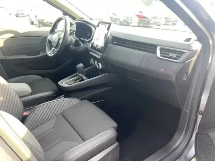 Photo 13 Renault Clio  E-Tech full hybrid 145 ch GSR2