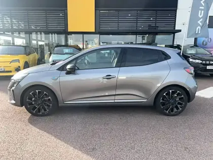 Photo 1 Renault Clio  E-Tech full hybrid 145 ch GSR2