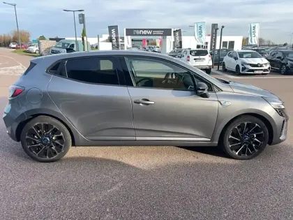 Photo 5 Renault Clio  E-Tech full hybrid 145 ch GSR2