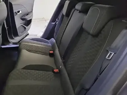 Photo 33 Peugeot 2008  BlueHDi 130 S&S EAT8