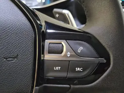 Photo 50 Peugeot 2008  BlueHDi 130 S&S EAT8