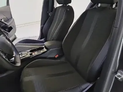 Photo 32 Peugeot 2008  BlueHDi 130 S&S EAT8