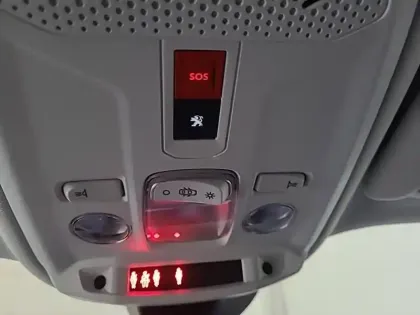 Photo 47 Peugeot 2008  BlueHDi 130 S&S EAT8