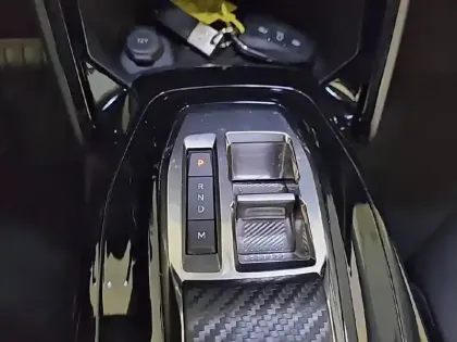 Photo 35 Peugeot 2008  BlueHDi 130 S&S EAT8