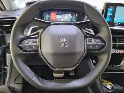 Photo 30 Peugeot 2008  BlueHDi 130 S&S EAT8