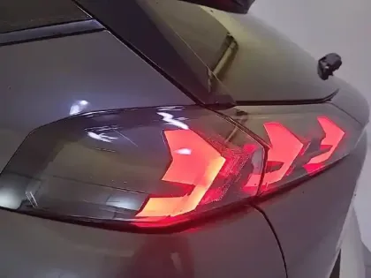 Photo 41 Peugeot 2008  BlueHDi 130 S&S EAT8