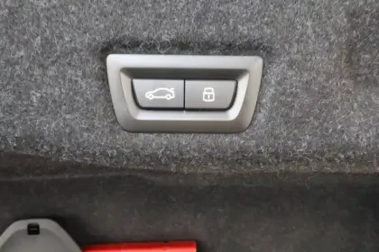 Photo 15 BMW Serie 5 i5 eDrive40 340 ch