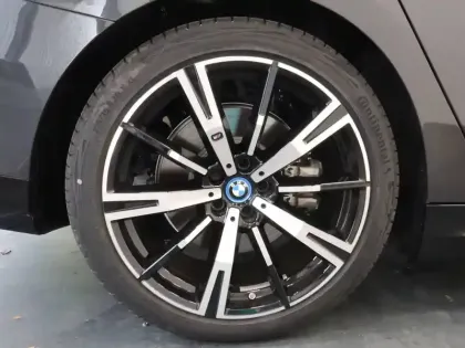 Photo 6 BMW Serie 5 i5 eDrive40 340 ch