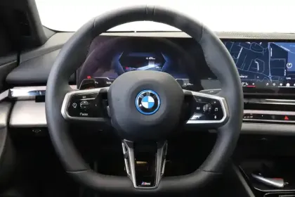 Photo 9 BMW Serie 5 i5 eDrive40 340 ch