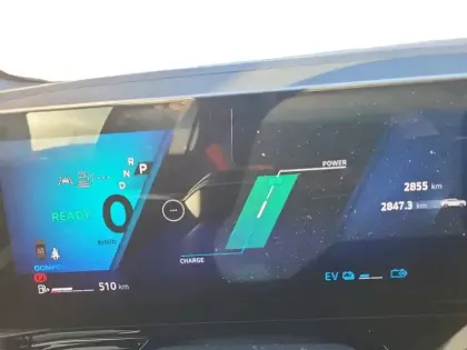 Photo 30 Renault Rafale  E-Tech full hybrid 200