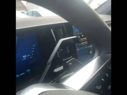 Photo 44 Renault Rafale  E-Tech full hybrid 200