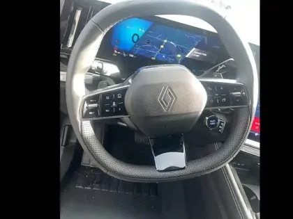 Photo 42 Renault Rafale  E-Tech full hybrid 200