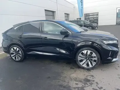 Photo 36 Renault Rafale  E-Tech full hybrid 200