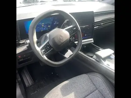 Photo 40 Renault Rafale  E-Tech full hybrid 200