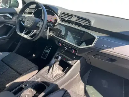 Photo 48 Audi Q3  45 TFSIe 245 ch S tronic 6